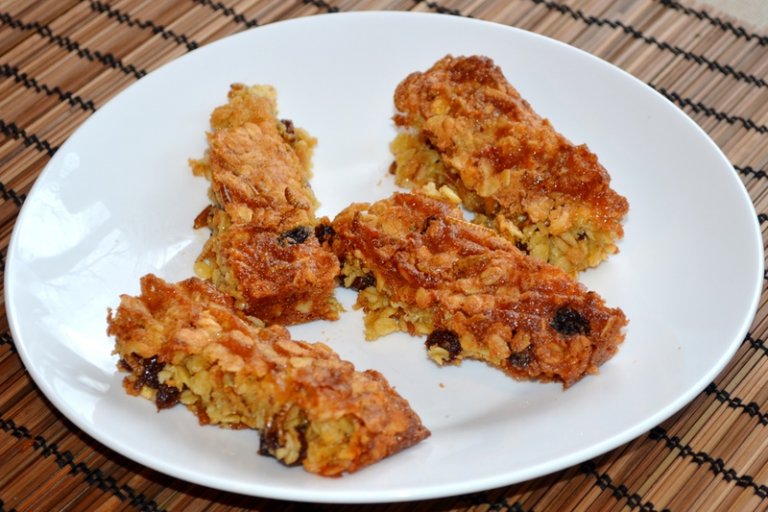 Edible mealworm recipes by Grub Mealworm Flapjacks